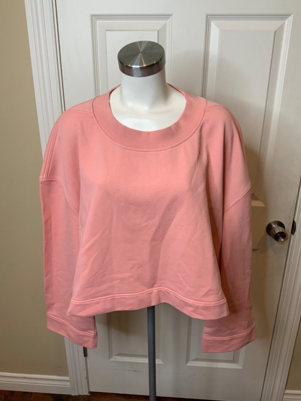 Burberry Rose Pink Boxy Cropped Sweatshirt NWT, Size L